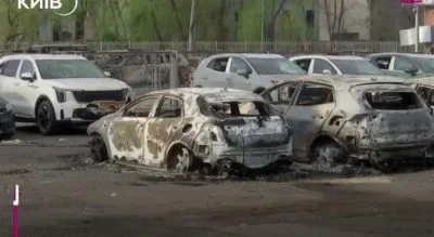 Розтрощені квартири та десятки авто: жахливі наслідки атаки на Київ (фото, відео)